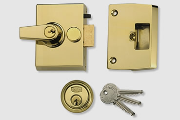 Nightlatch installation by Ealing master locksmith